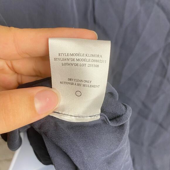 Theory Blouse Klimora Silk Top Button Crew Neck Sleevless Navy Blue Black S - Picture 6 of 6